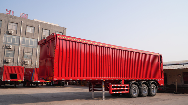 糧食傳送帶自卸半掛車(chē)