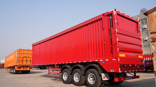 傳送帶自卸翻斗半掛車